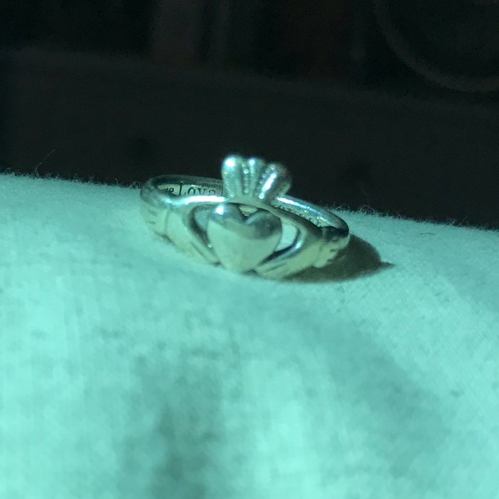 Sterling silver claddagh ring